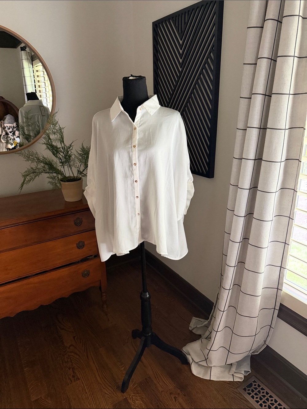 eesome White satin  poncho top w/ gold buttons small